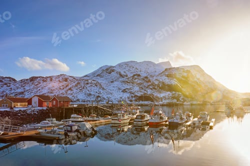 Preview: Fishing boats and yachts on pier in Norway