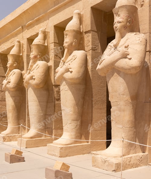 Preview: Statues in the entrance of the Temple of Hatshepsut