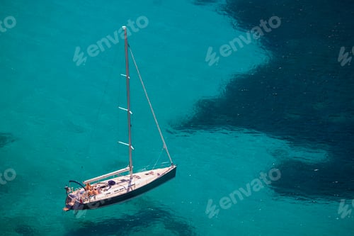 Preview: High angle view of yacht in turquoise sea, Majorca, Spain