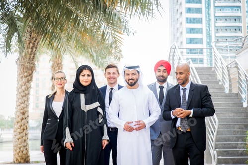Preview: Business team in Dubai