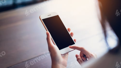 Preview: Woman using smartphone, During leisure time