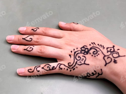 Preview: Henna hand tattoo made in Morocco