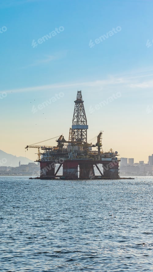 Preview: Oil industry exploration platform moored in Guanabara Bay in Rio de Janeiro, Brazil