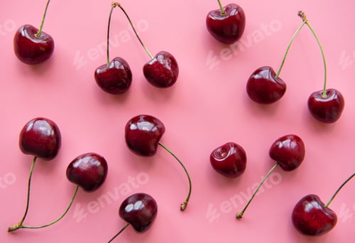 Preview: Fresh red cherries