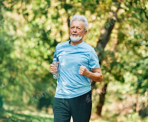 Preview: Portrait of active senior people together
