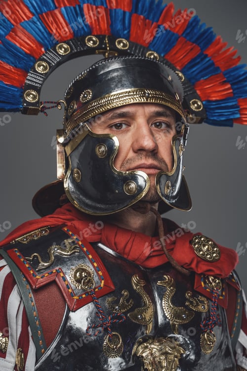 Preview: Headshot of isolated on gray roman warrior with plumed helmet