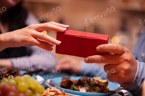 Preview: Close up of present box.