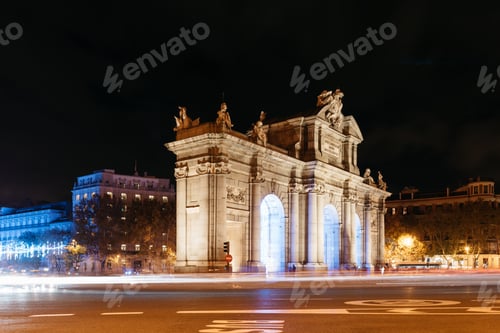 Preview: Puerta de Alcala in Madrid at night on Christmas time