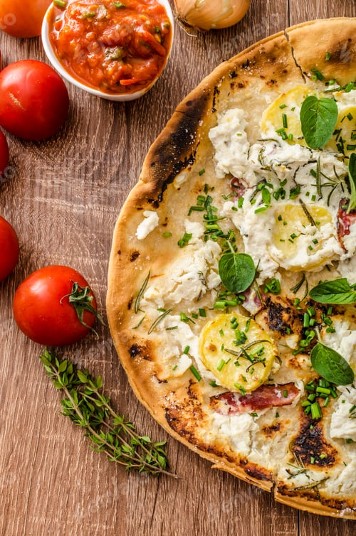 Preview: Pizza Bianco with Rosemary and Pancetta