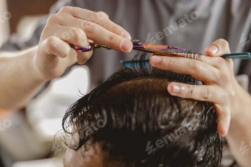 Preview: Witness the Professional Hair Cutting Technique being expertly demonstrated in action