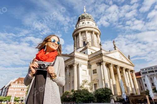 Preview: Woman traveling in Berlin
