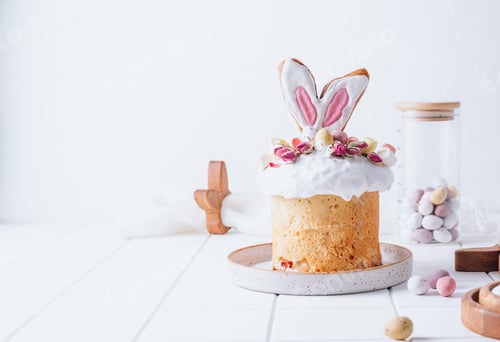 Preview: Easter panettone with bunny ears.