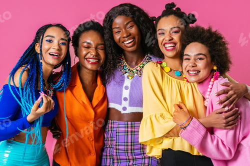 Preview: Beautiful black women posing in studio