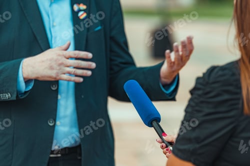 Preview: Media Interview at a Press Conference