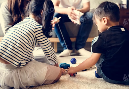 Preview: Japanese children playing