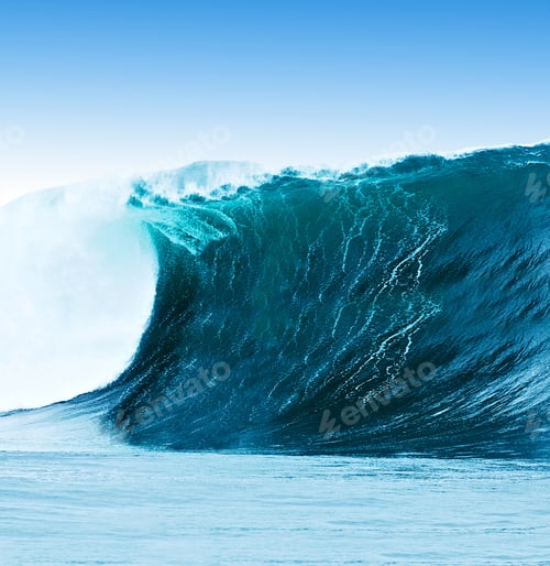 Preview: surfing wave breaks in the ocean