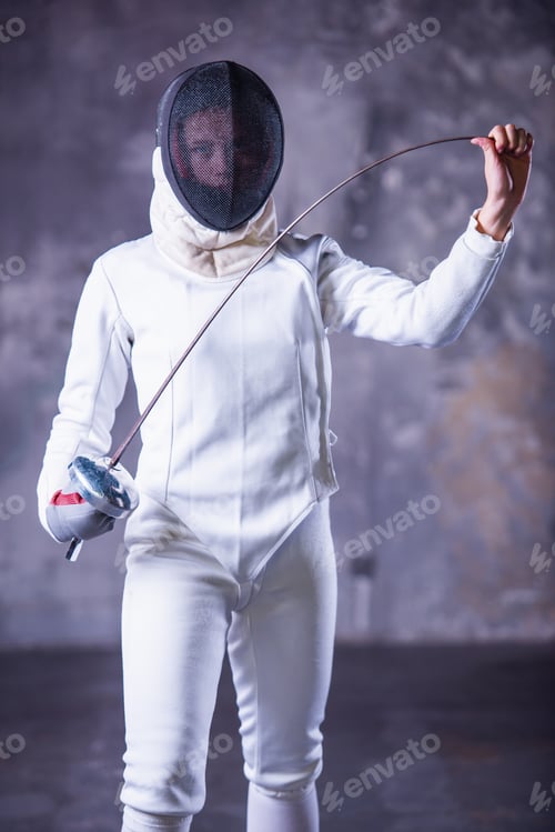 Preview: Woman is fencing