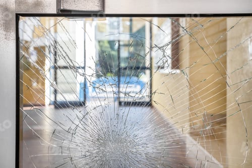Preview: Shattered glass