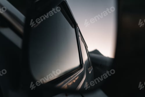 Preview: Reflection in wing mirror