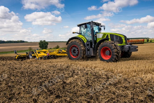 Preview: tractor with disc harrow, soil cultivation system
