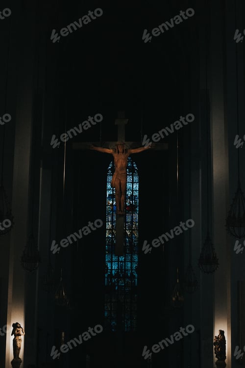 Preview: Empty silent church