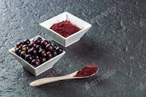Preview: acai fruits and powder, the Amazon fruit with antioxidant powers - Euterpe oleracea