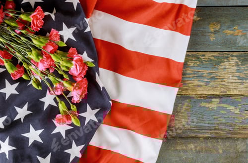 Preview: American Flag with Flowers on Distressed Wood