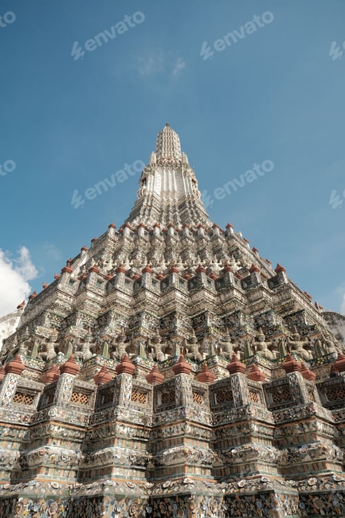 Preview: Wat Arun temple against a clear sky