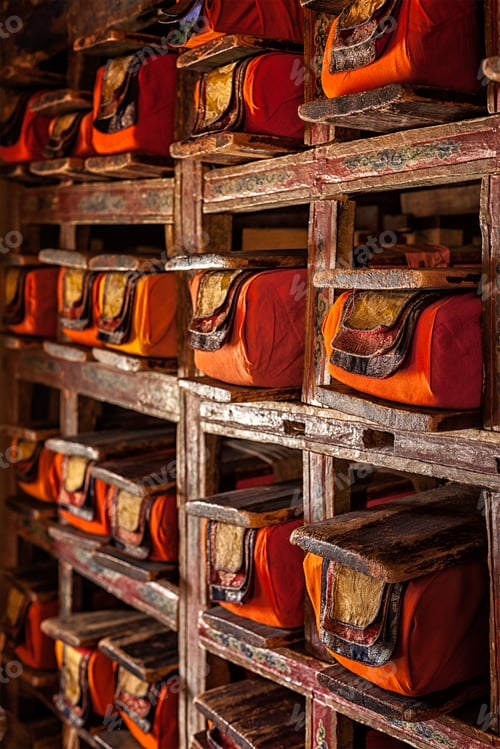 Preview: Manuscripts folios in Tibetan Buddhist monastery