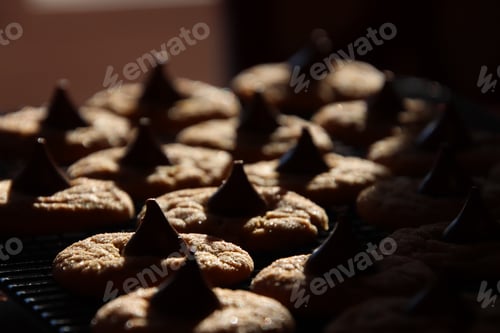 Preview: Delicious Cookies with Chocolate Kisses for Festive Treat