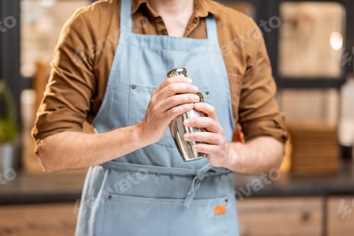 Preview: Seller making ice cream with toppings