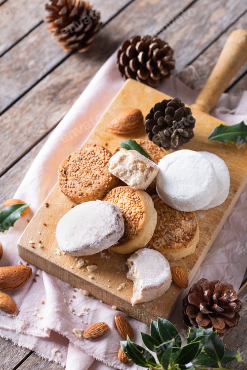 Preview: Typical Spanish Christmas sweets, shortbread mantecados and polvorones
