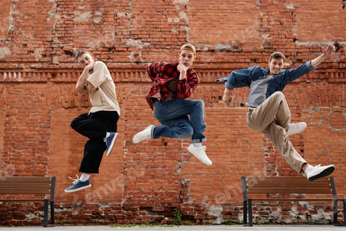Preview: Breakdancing Crew in Air