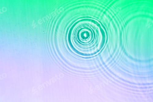Preview: Texture of colored transparent water with splashes