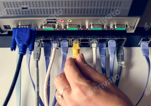 Preview: Cables connected on a hub
