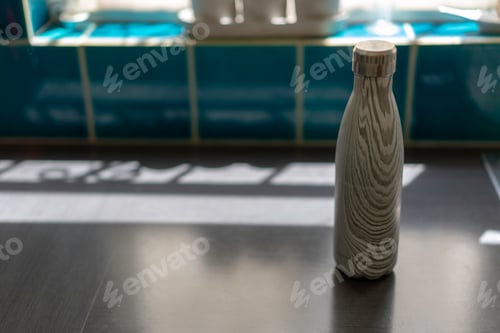 Preview: Reusable water bottle for drinking water.