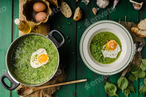 Preview: Soup of young peas
