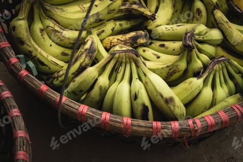 Preview: Ripe bananas in basket
