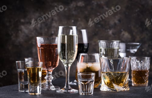 Preview: Assortment of various alcohol drinks
