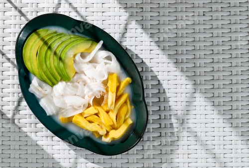 Preview: Refreshing dessert with avocado, jackfruit, and white strands