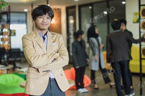 Preview: Portrait of young businessman
