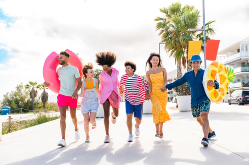 Preview: Group of young best friends bonding outdoors