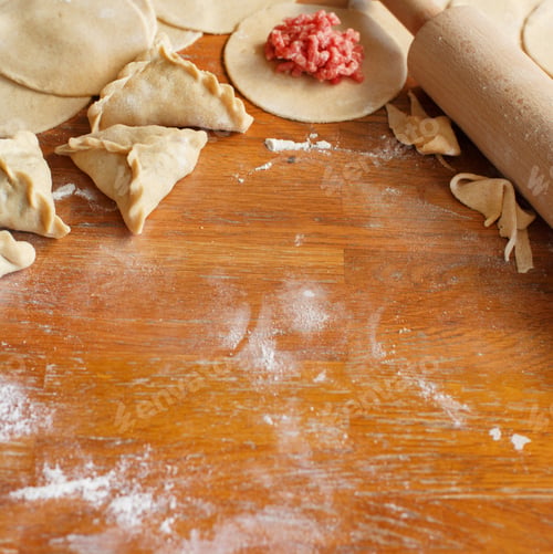 Preview: Preparation of dumplings manti