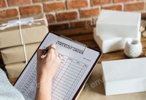 Preview: Woman working at parcel service