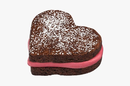 Preview: Heart Brownie Cream Sandwich with Powdered Sugar