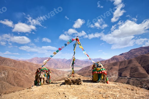 Preview: Prayer flags in Tibet