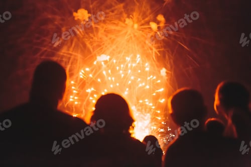 Preview: Crowd watching fireworks