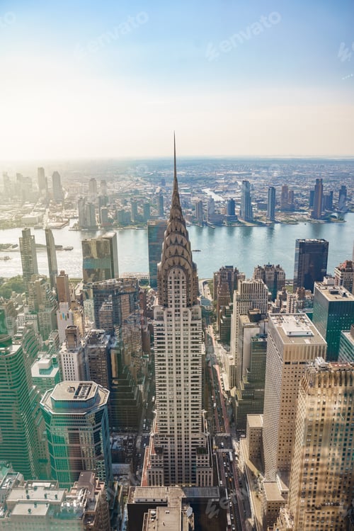 Preview: Vertical shot of New York city skyline and skyscraper. Beautiful cityscape of Manhattan.