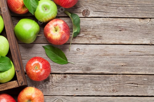 Preview: Green and red apples