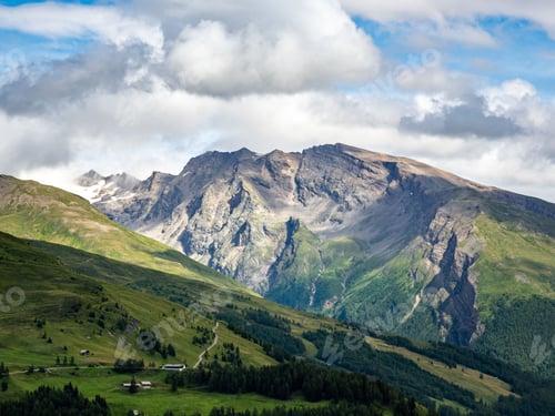 Preview: Beautiful shot of Alpine landscapes at Hohe Tauern National Park